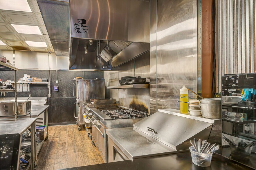 More Photos Of 620 S Calhoun St, Fort Wayne General Retail For Sale