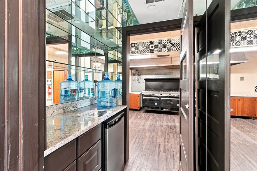 More Photos Of 1417 8th Ave, Fort Worth Hospitality For Sale