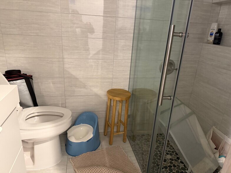 More Photos Of 117 Berry St, Brooklyn Storefront Retail Residential For Sale