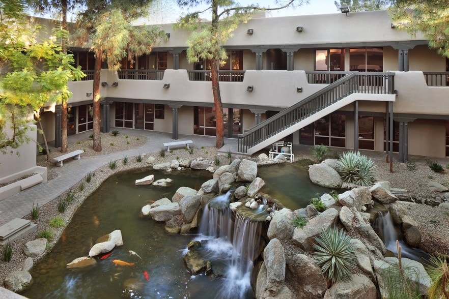 More Photos Of 301 E Bethany Home Rd, Phoenix Office For Lease