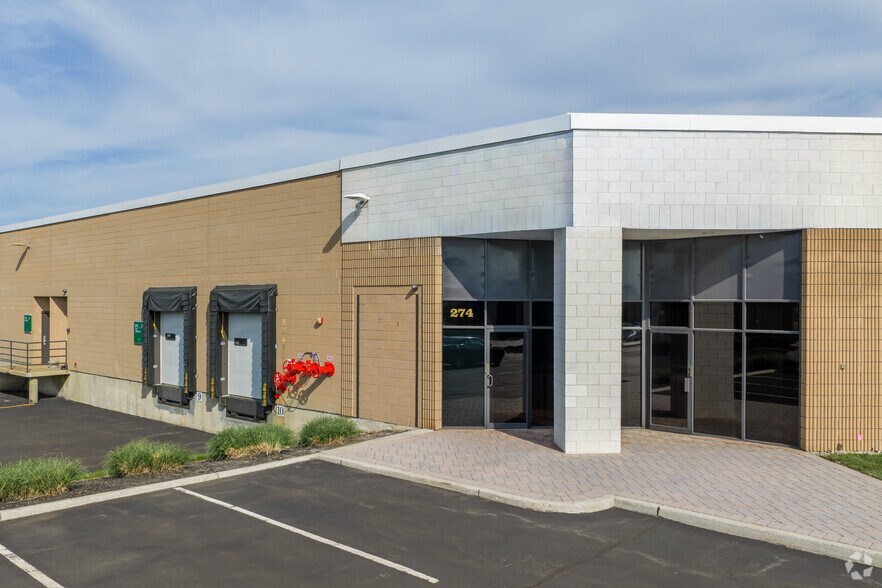 More Photos Of 266-300 Raritan Center Pky, Edison Light Distribution For Lease