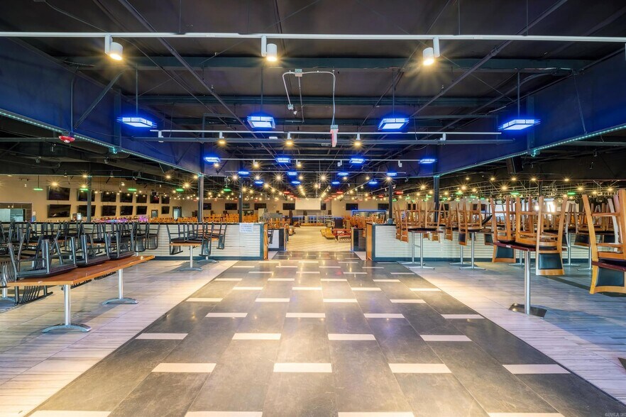 More Photos Of 8624 I 30, Little Rock Restaurant For Sale