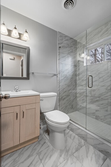 More Photos Of 4401 S Crooks Rd, Royal Oak Apartments For Sale