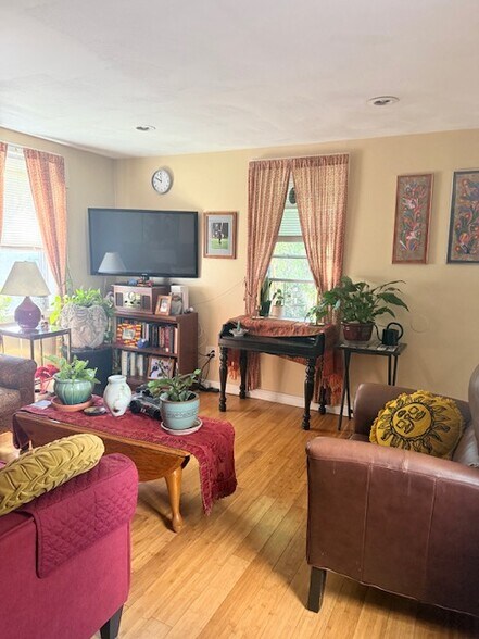 More Photos Of 49 Trenton St, Providence Apartments For Sale