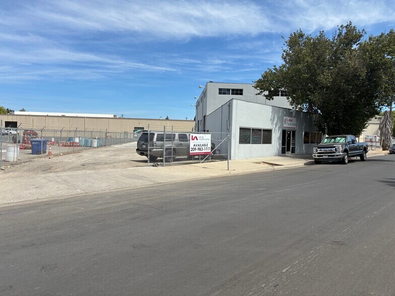 Primary Photo Of 1533 Leonard Ave, Modesto Warehouse For Lease