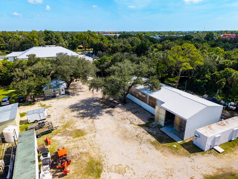 More Photos Of 6901 Hendry Creek Dr, Fort Myers Specialty For Sale