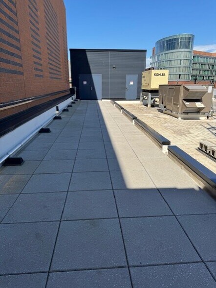 More Photos Of 1031-1041 W Addison St, Chicago Storefront For Lease