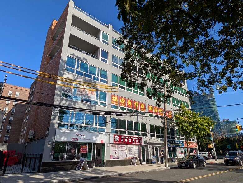 More Photos Of 4119-4123 Union St, Flushing Medical For Lease