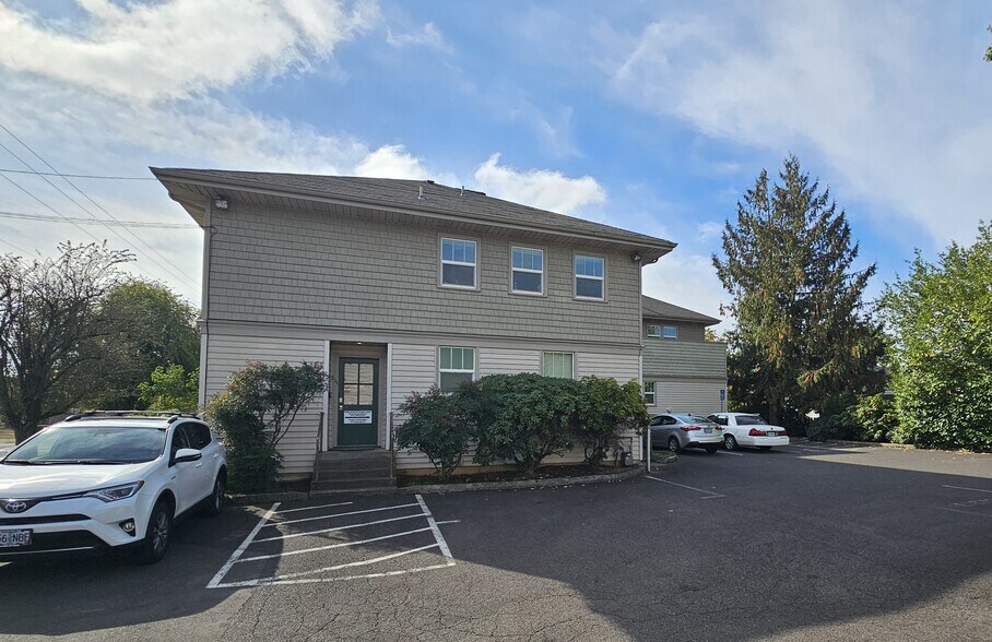 More Photos Of 945 Columbia St NE, Salem Office For Sale