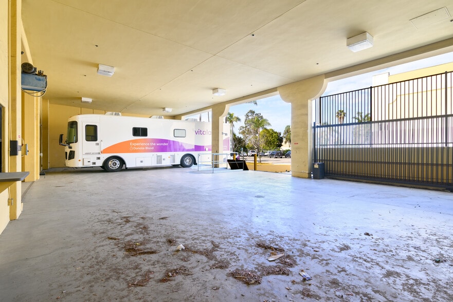 More Photos Of 2189 Eastman Ave, Ventura Manufacturing For Lease