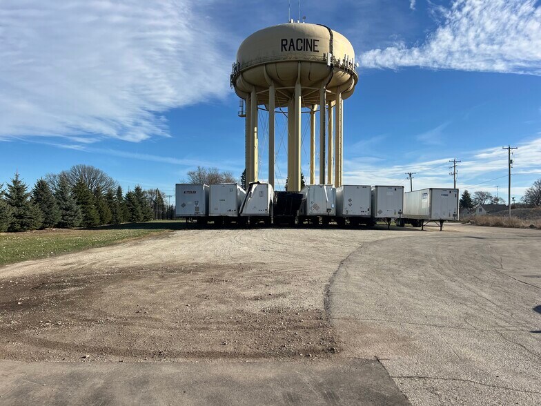 More Photos Of 2224 Northwestern Ave, Racine Warehouse For Sale