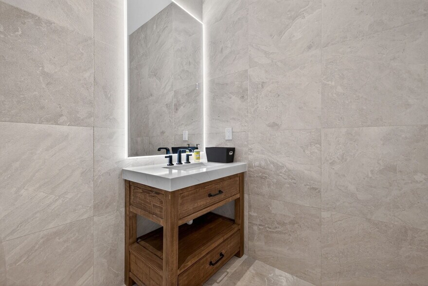 More Photos Of 3820 Via Del Rey, Bonita Springs Medical For Sale