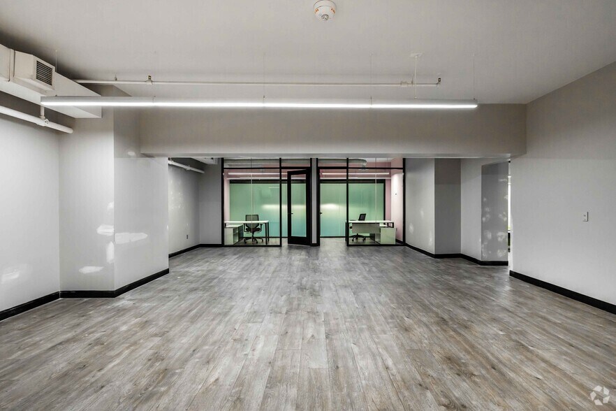 More Photos Of 703 E Douglas Ave, Wichita Office For Lease