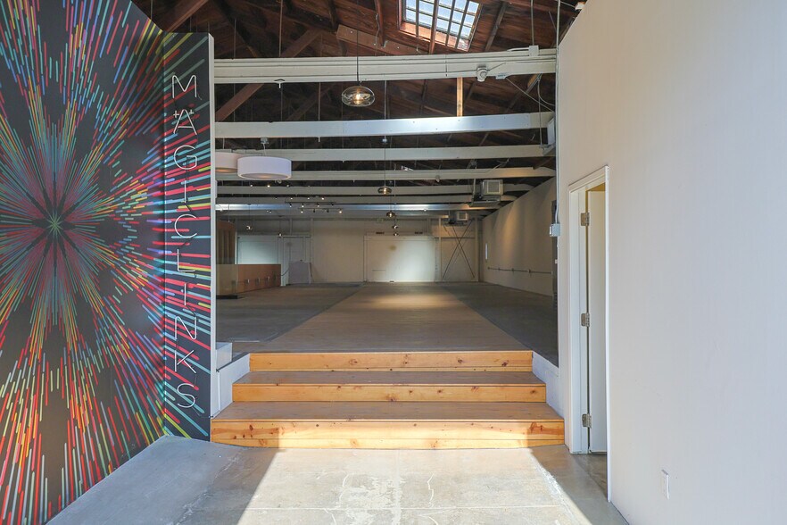 More Photos Of 350-360 Sunset Ave, Venice Warehouse For Lease