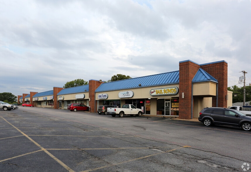 More Photos Of 1500-1502 W University Dr, McKinney Unknown For Lease