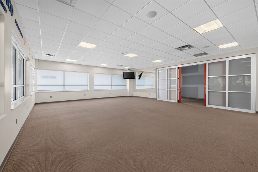 More Photos Of 10020 E Professional Center Dr, Hamburg Township Medical For Lease