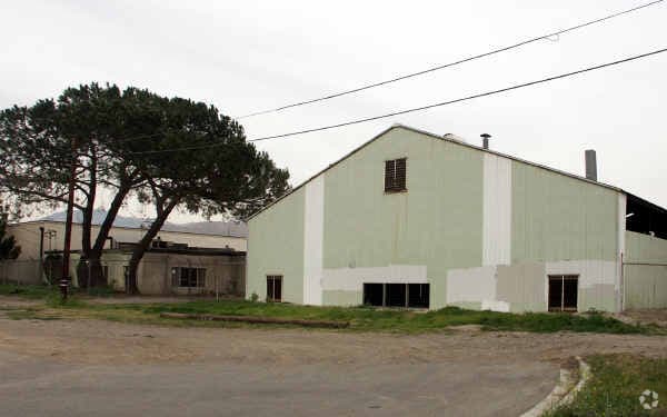 More Photos Of 1970 Walker St, La Verne Warehouse For Lease