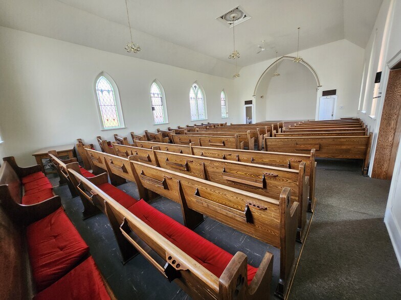 More Photos Of 977 Oxford St E, London Specialty For Lease