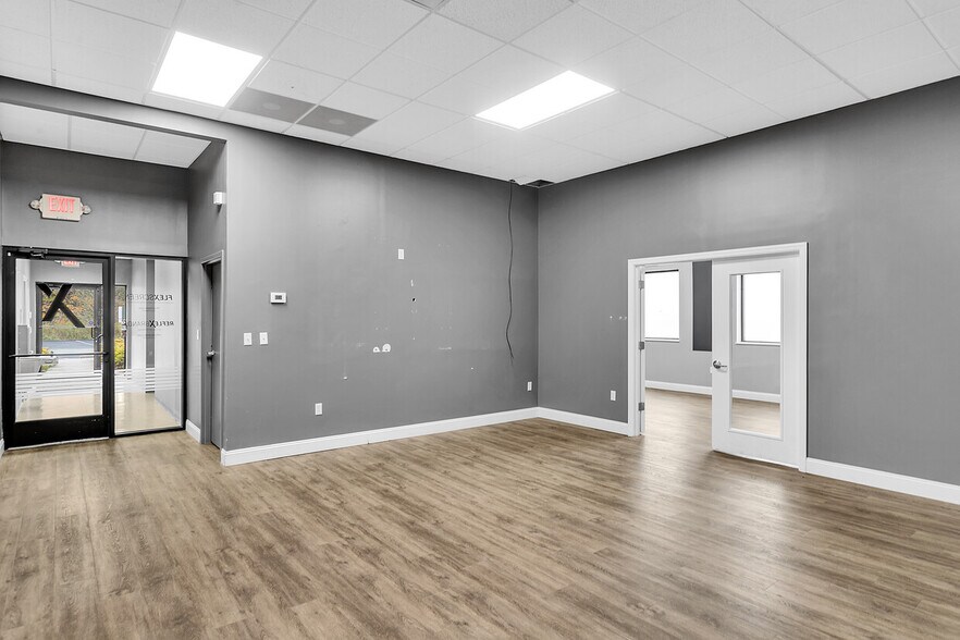 More Photos Of 4491 School Rd S, Murrysville Office For Sale