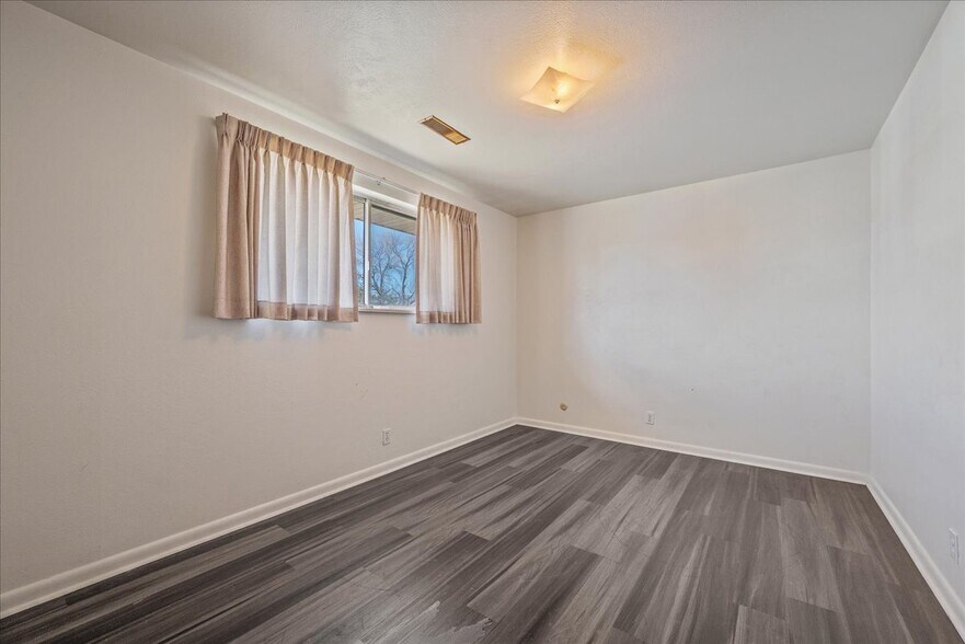 More Photos Of 1749 Oxford Dr, Cheyenne Multifamily For Sale