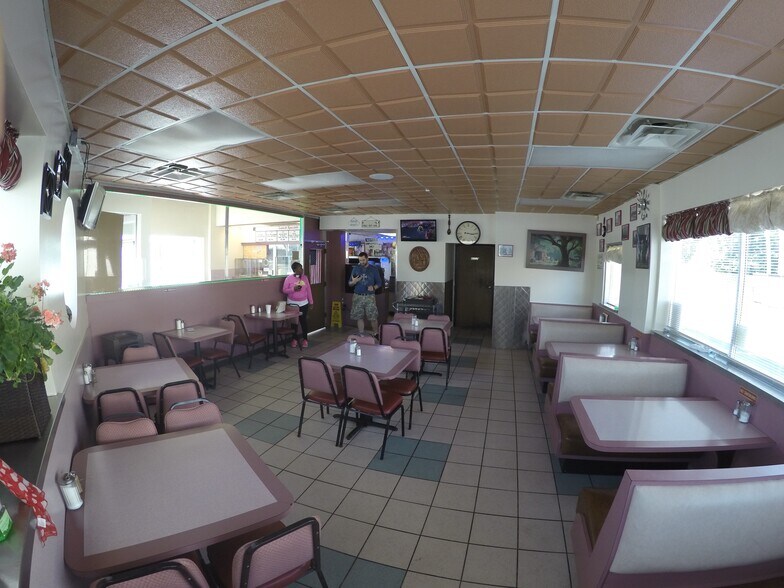 More Photos Of 14987 Gratiot Ave, Detroit Restaurant For Sale