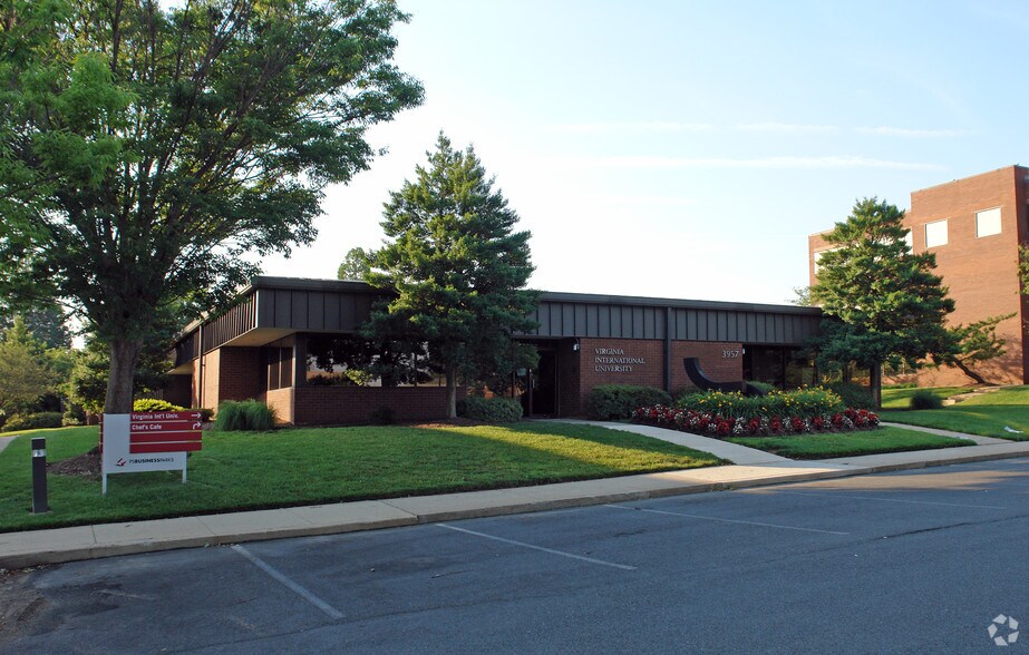 More Photos Of 11208 Waples Mill Rd, Fairfax Unknown For Lease