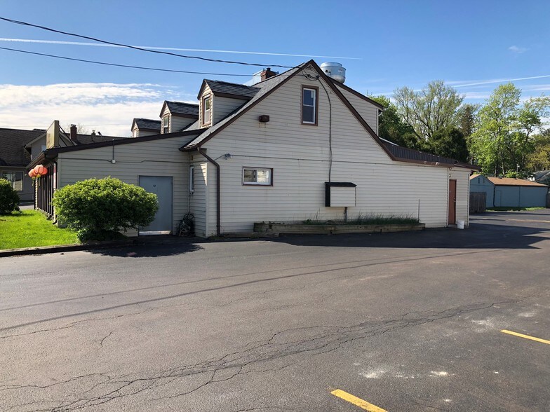 More Photos Of 2185 Monroe Ave, Rochester Restaurant For Sale