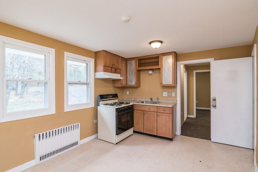 More Photos Of 154 S Mountain Rd, Northfield Schools For Sale