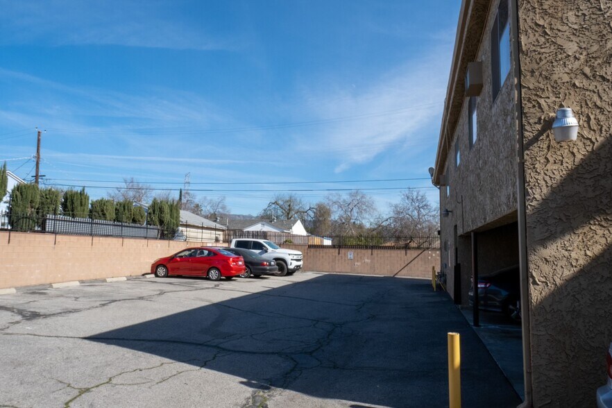 More Photos Of 11341 Victory Blvd, North Hollywood Apartments For Sale