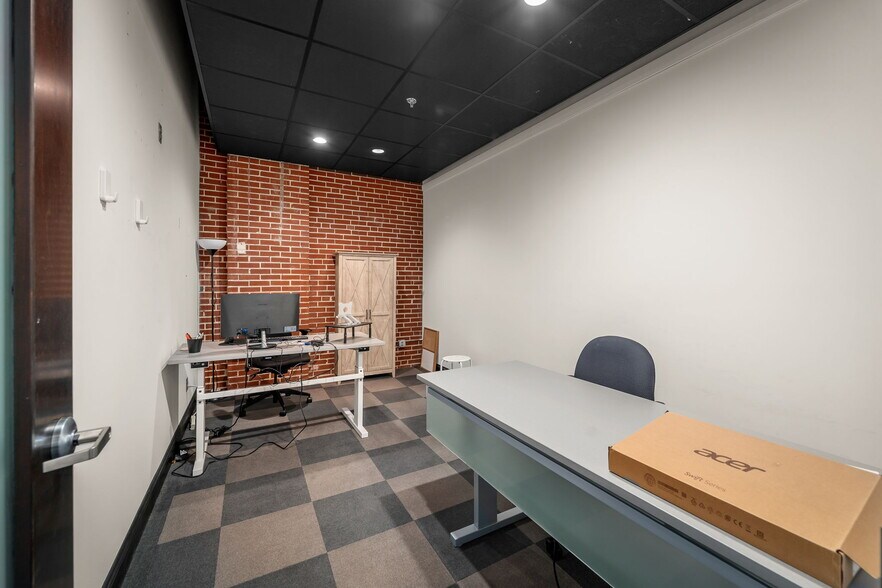 More Photos Of 3016 Locust St, Saint Louis Loft Creative Space For Lease