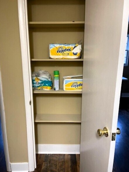 More Photos Of 2915 Chestnut St, Montgomery Office For Sale