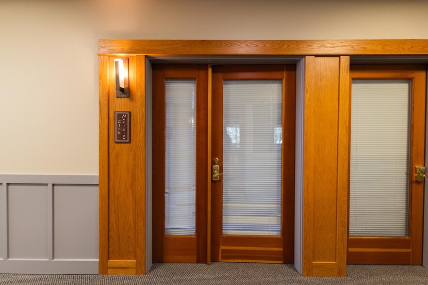 More Photos Of 360 Knechtel Way NE, Bainbridge Island Apartments For Sale