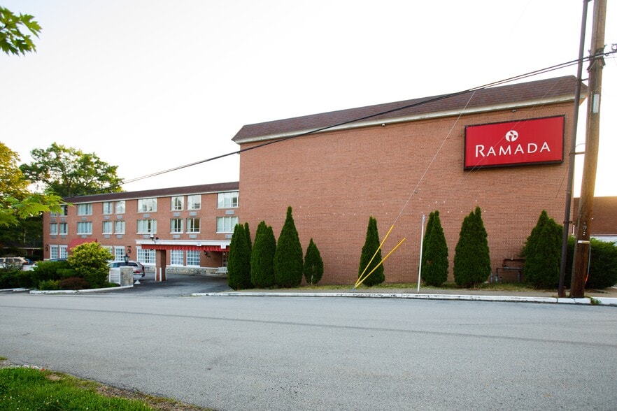 More Photos Of 216 W Loyalhanna St, Ligonier Township Hotel For Sale