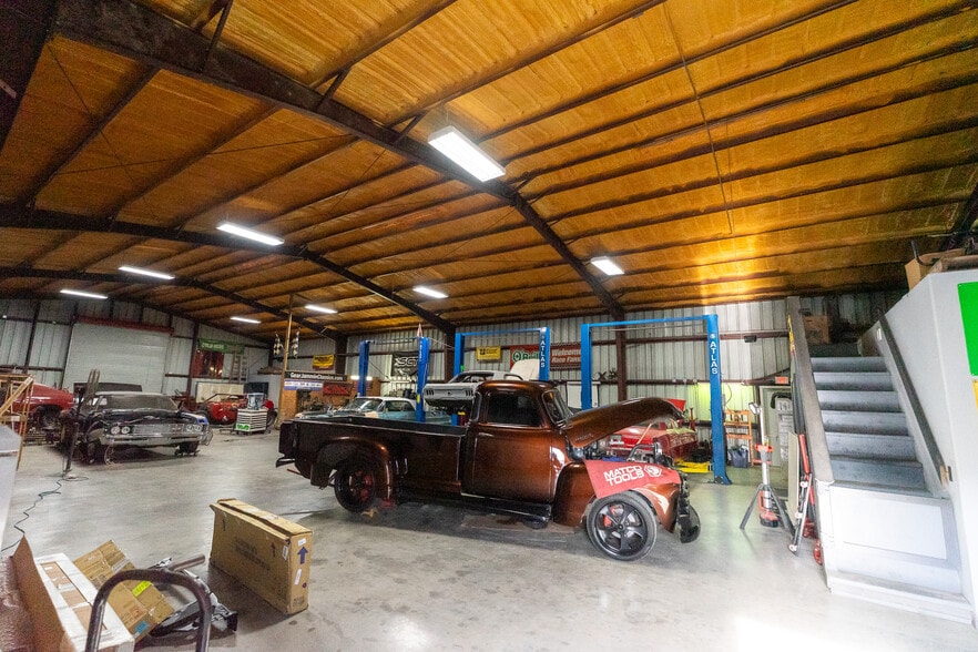 More Photos Of 1201 Steele Rd, Alvin Industrial For Sale