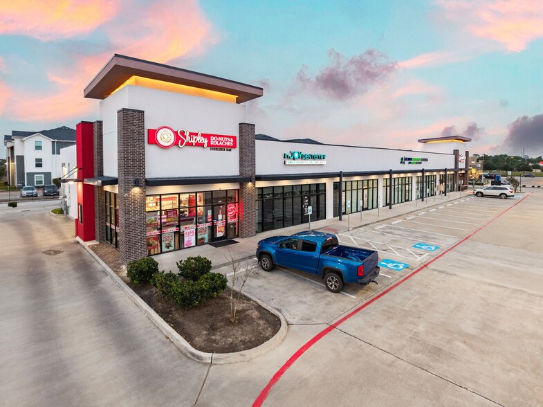More Photos Of 10525 N Sam Houston Pky E, Humble Unknown For Lease