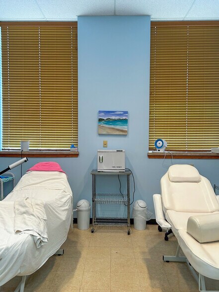 More Photos Of 11122 E 71st St, Tulsa Freestanding For Sale