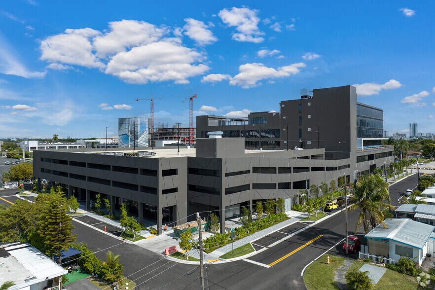 More Photos Of 601 N Federal Hwy, Hallandale Beach Office For Sale