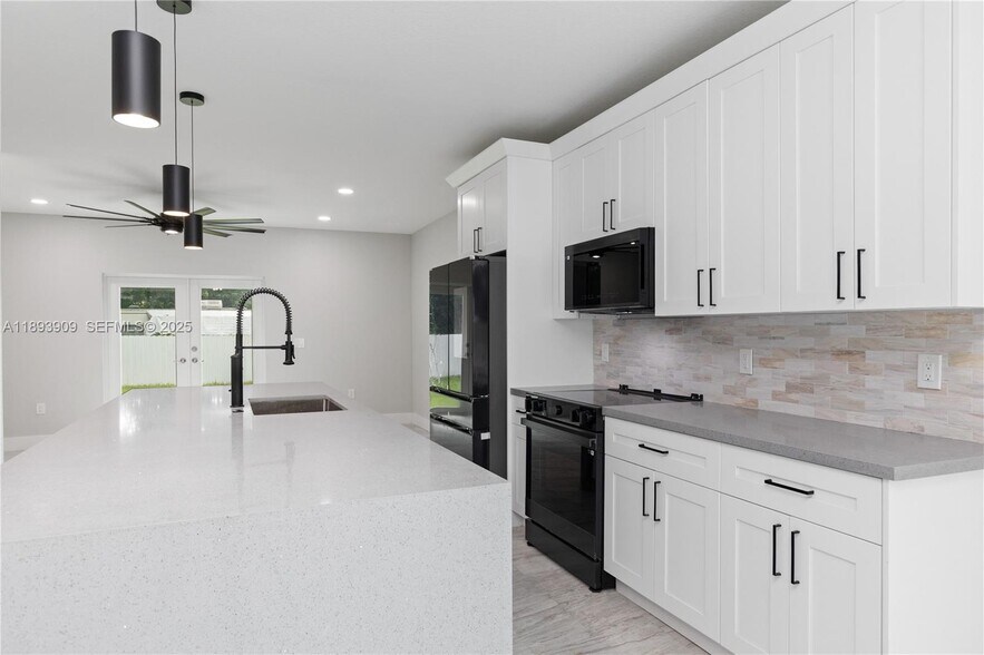 More Photos Of 2742 NW 48th St, Miami Healthcare For Sale