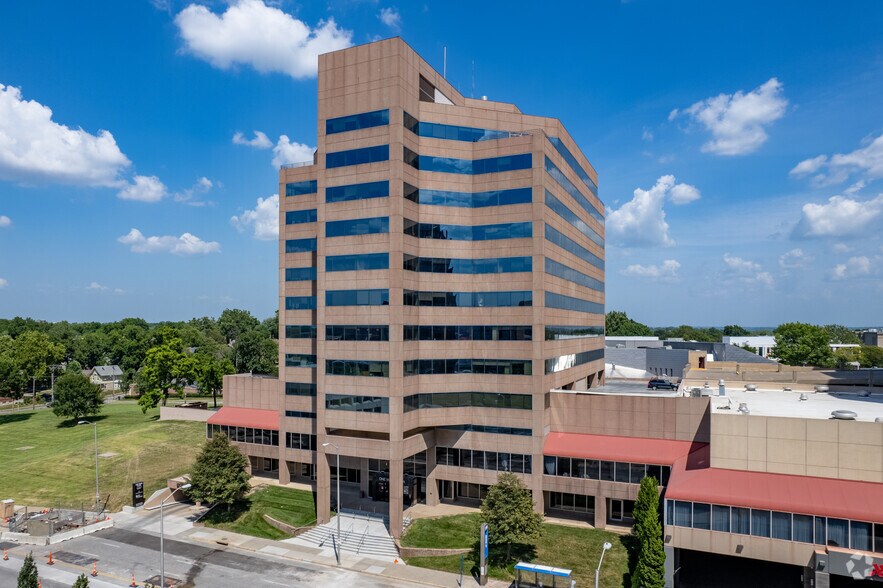 Primary Photo Of 4435 Main St, Kansas City Office For Sale