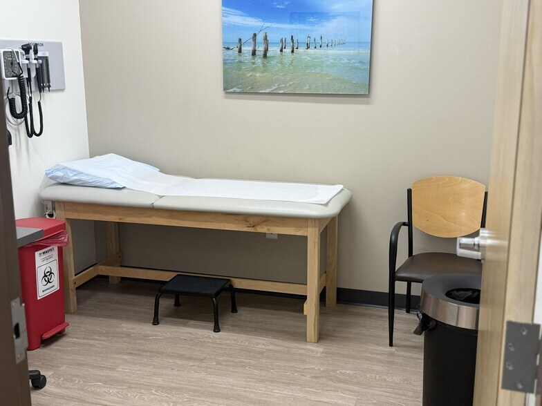 More Photos Of 11608 Boyette Rd, Riverview Medical For Lease