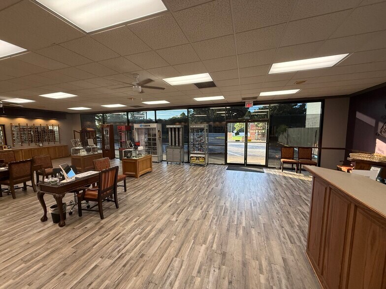 More Photos Of 1955 Opelika Rd, Auburn Storefront For Sale