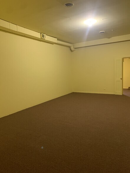More Photos Of 4849-4853 Oakton St, Skokie Storefront For Lease