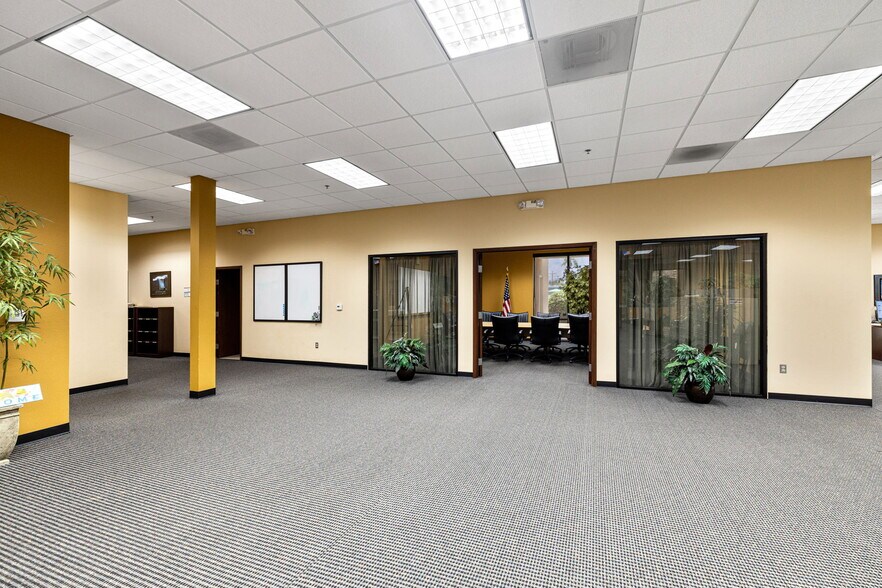 More Photos Of 550 S Paseo Dorotea, Palm Springs Medical For Sale