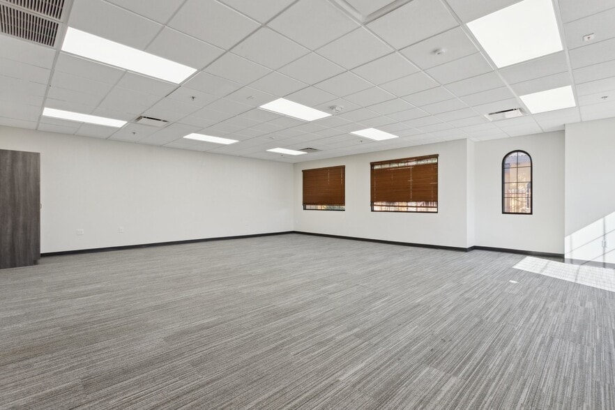 More Photos Of 3400 N Dysart Rd, Avondale Medical For Lease
