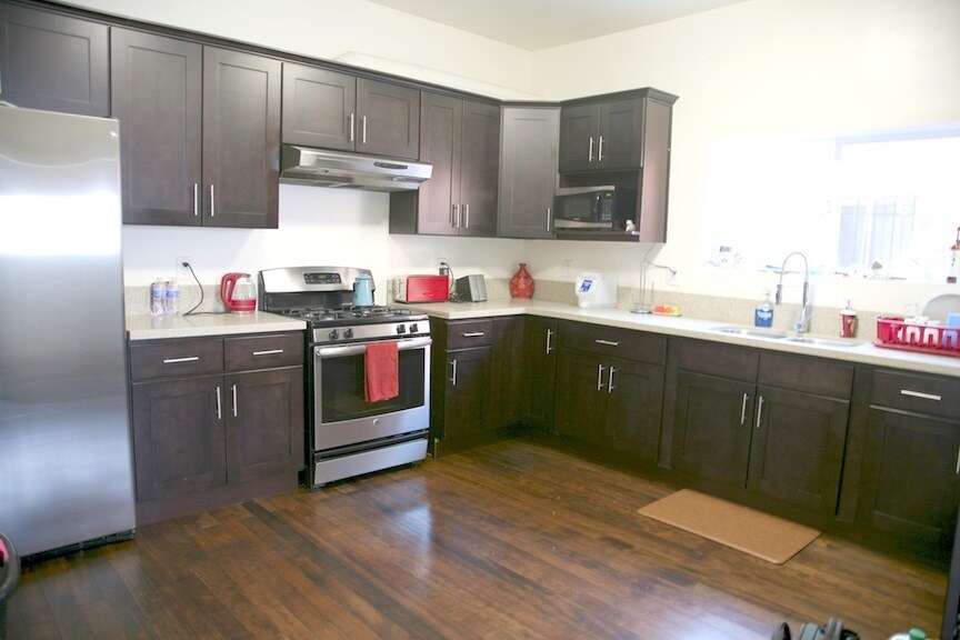 More Photos Of 1327 W 35th St, Los Angeles Apartments For Sale