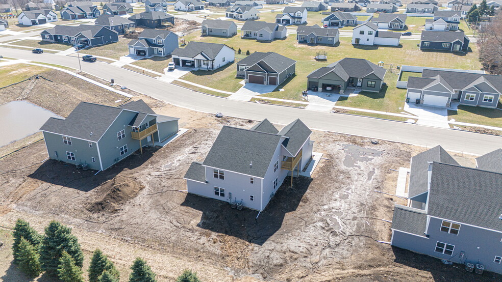 More Photos Of 68 E Ash Ln, Milton Multifamily For Sale