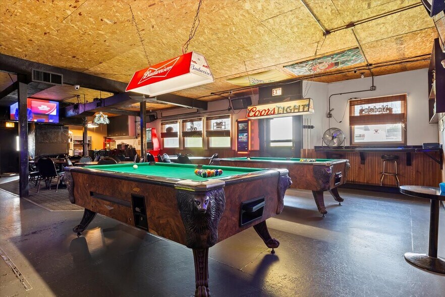 More Photos Of 626 16th Avenue, Council Bluffs General Retail For Sale