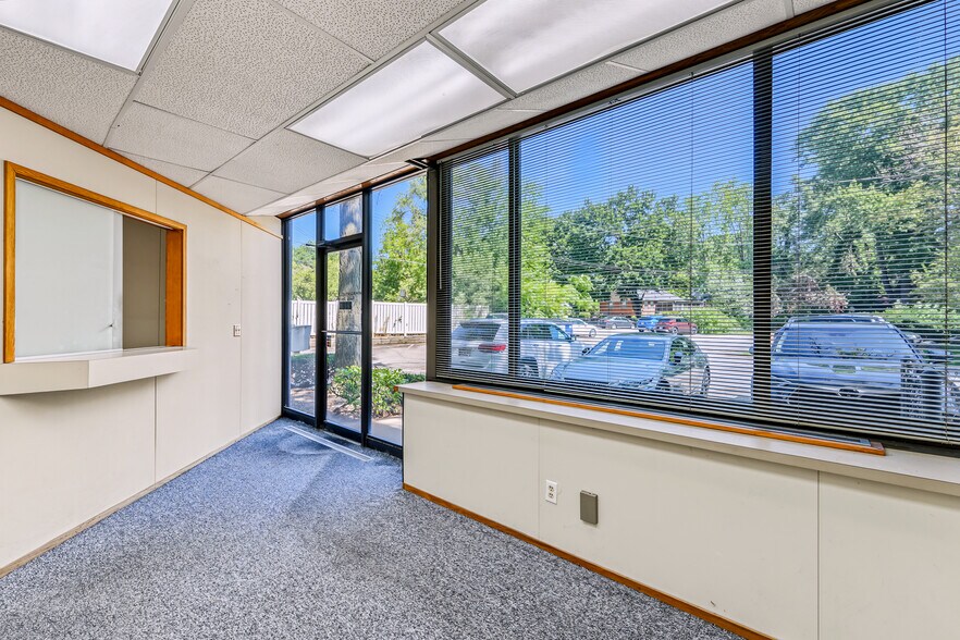 More Photos Of 2219 Packard St, Ann Arbor Office For Sale