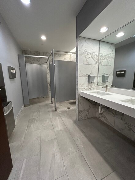 More Photos Of 60 Revere Dr, Northbrook Medical For Lease