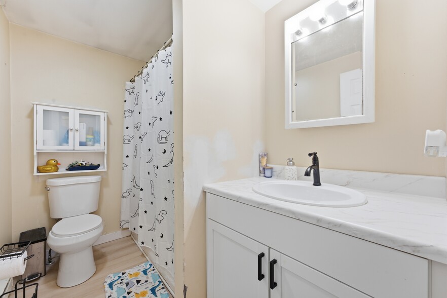 More Photos Of 331 Silver St, Greenfield Religious Facility For Sale